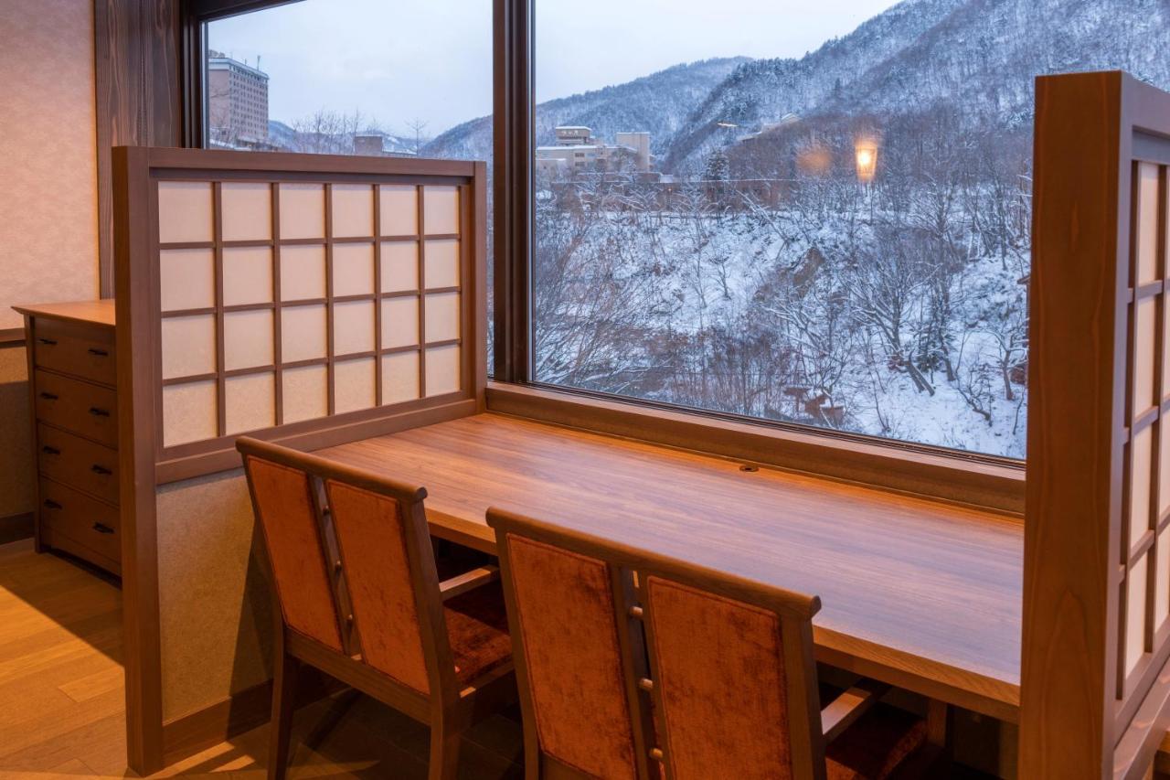 Отель Jozankei Onsen Yurakusoan Саппоро Экстерьер фото
