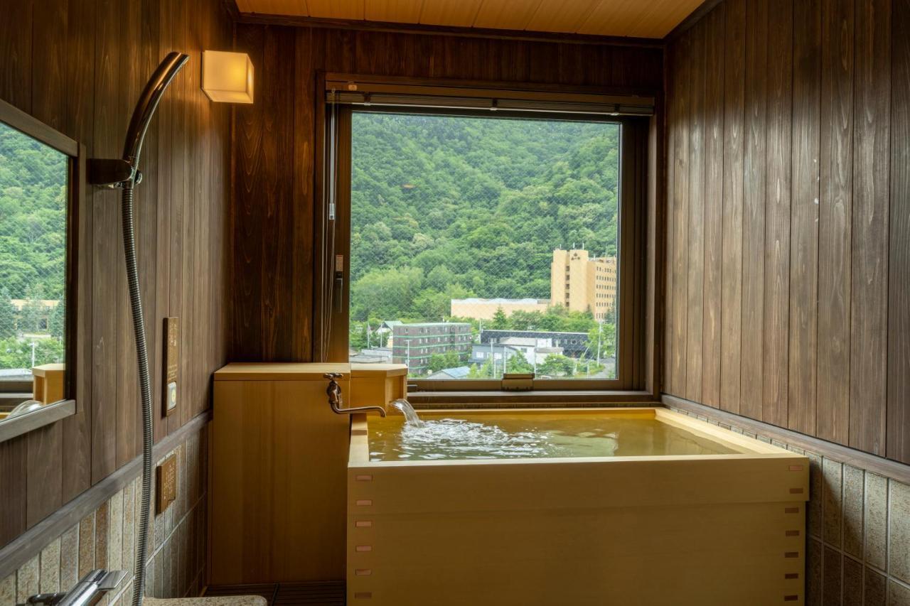 Отель Jozankei Onsen Yurakusoan Саппоро Экстерьер фото