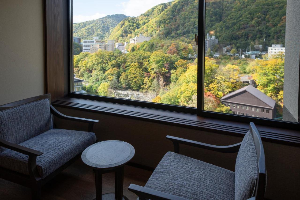 Отель Jozankei Onsen Yurakusoan Саппоро Экстерьер фото