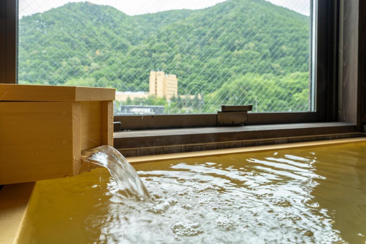 Отель Jozankei Onsen Yurakusoan Саппоро Экстерьер фото